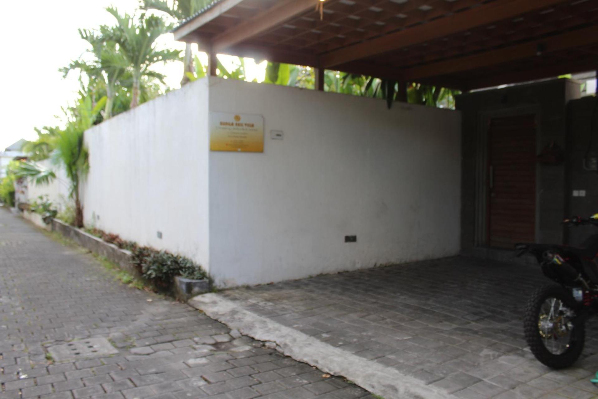 Bunga Neil Seminyak (Bali)